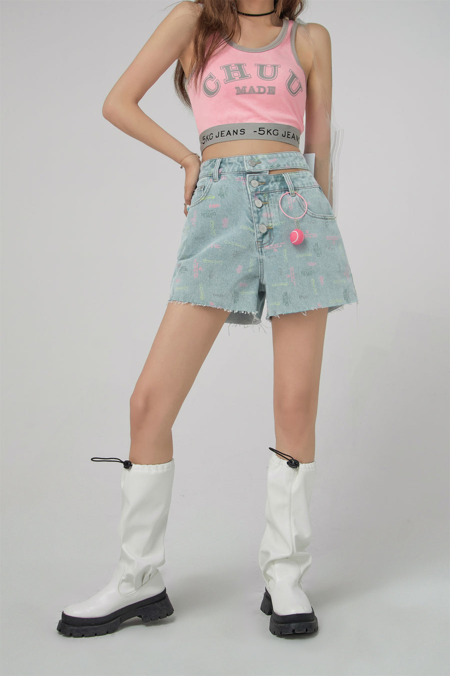 CHUU Front Buttons Cutout Denim Shorts