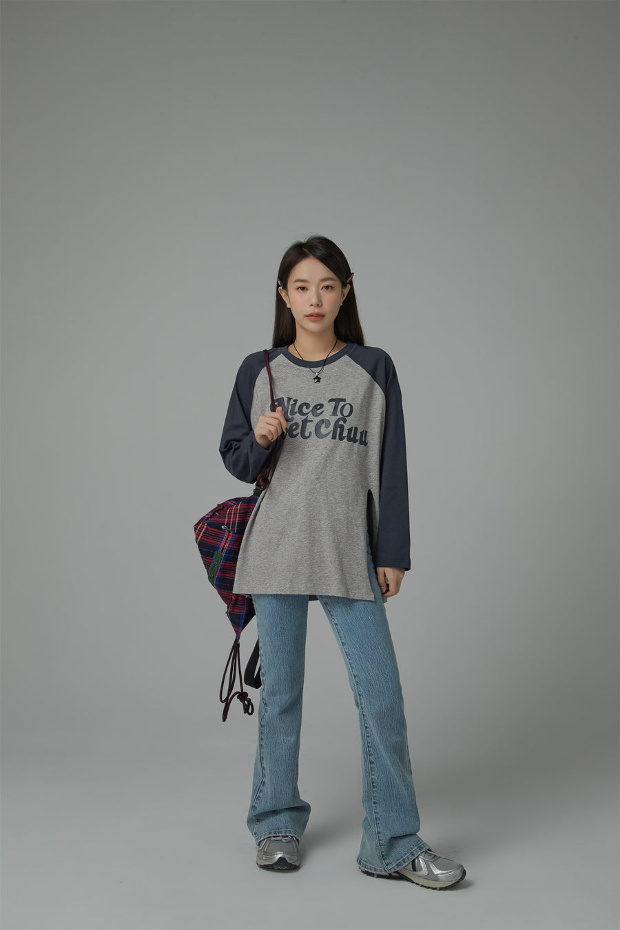 CHUU Nice To Meet Chuu Contrast Raglan T-Shirt