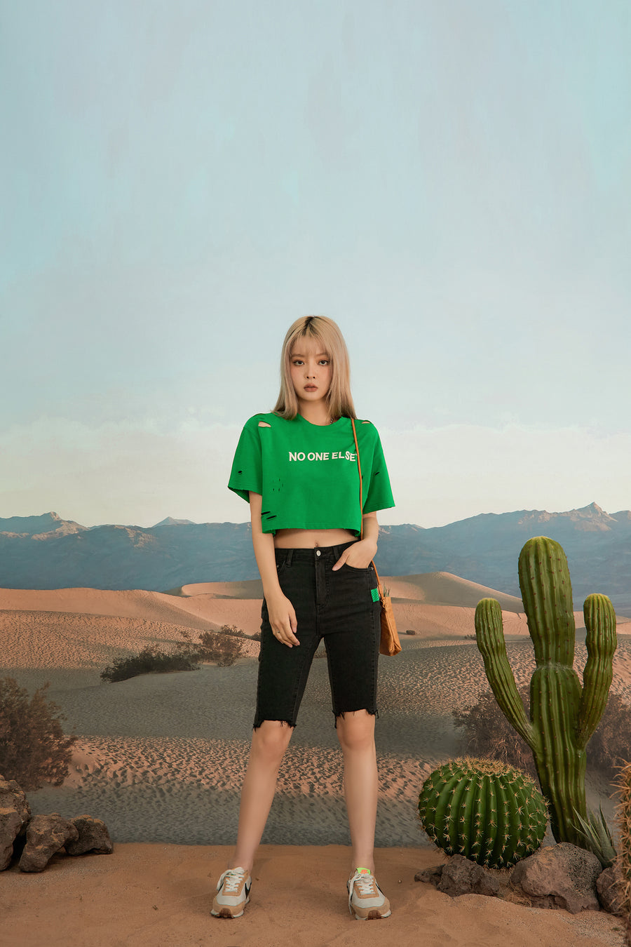 CHUU Aesthetic Inspiration Cropped Top