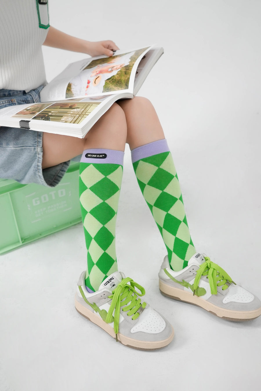 CHUU Diamond Check Mid-Calf Socks