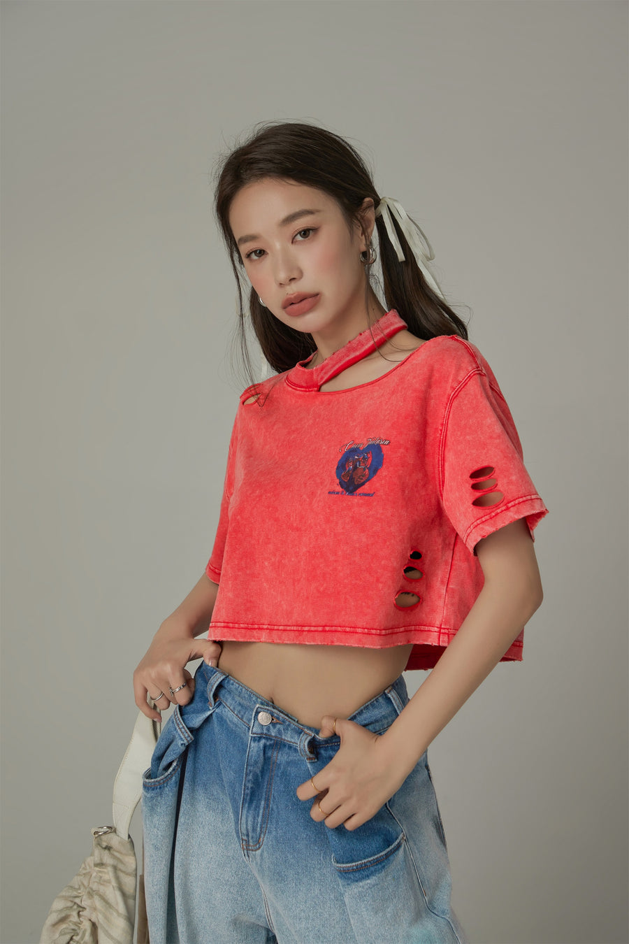 CHUU Distressed One-Shoulder Cropped T-Shirt