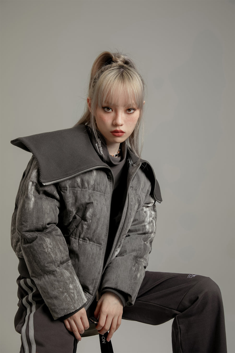 CHUU Gradient Big Collar Loose Fit Padding Jacket