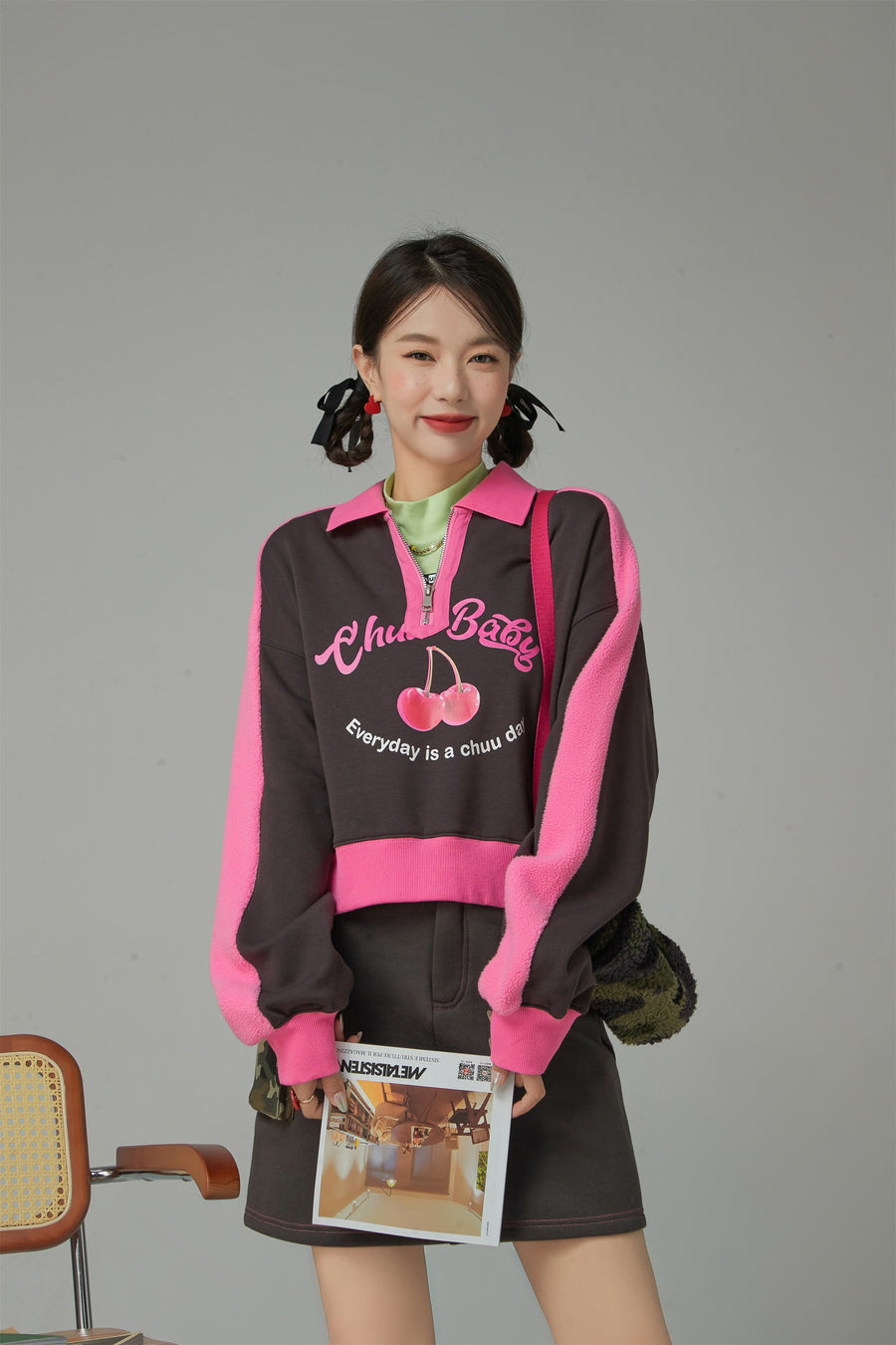 CHUU Your Favorite Girl Cherry Fleece Loose Sweatshirt