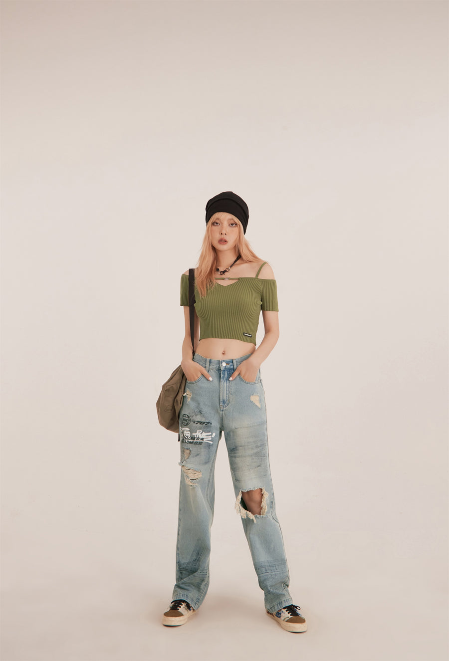 CHUU Off-Shoulder Ribbed Crop Top