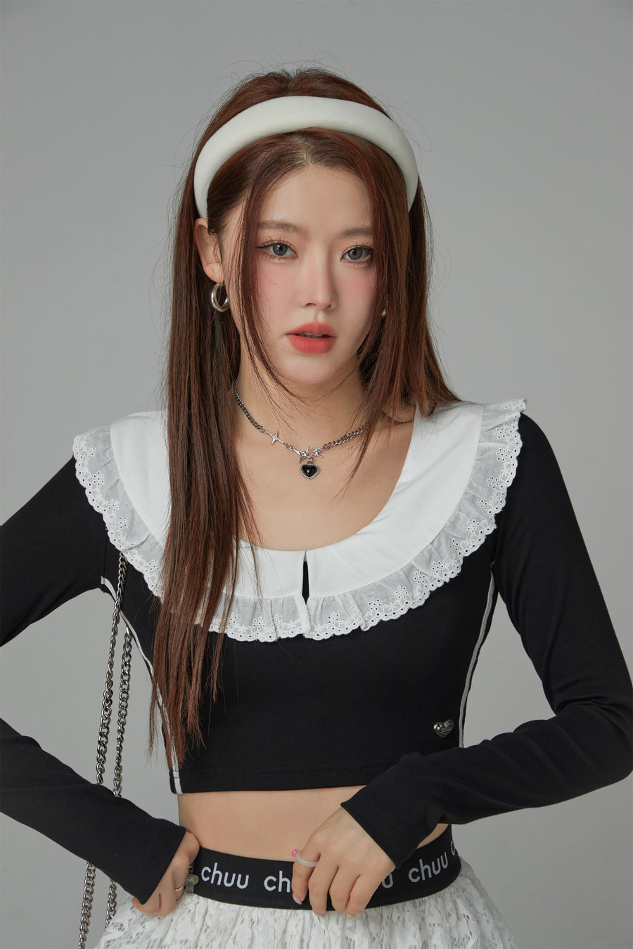 CHUU Eyelet Lace Collar Long-Sleeved Crop Top