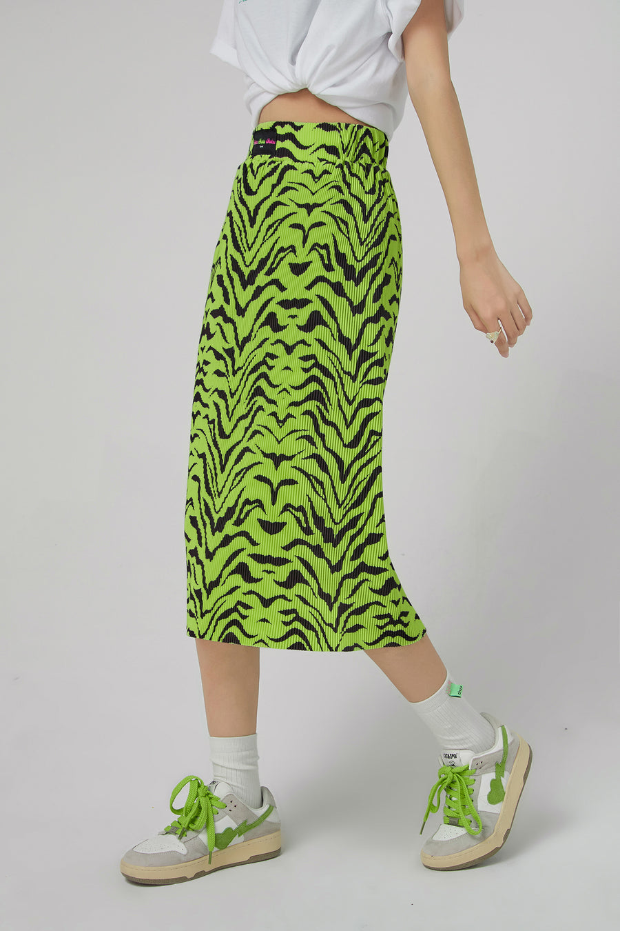 CHUU Tiger Colored Print Midi Skirt