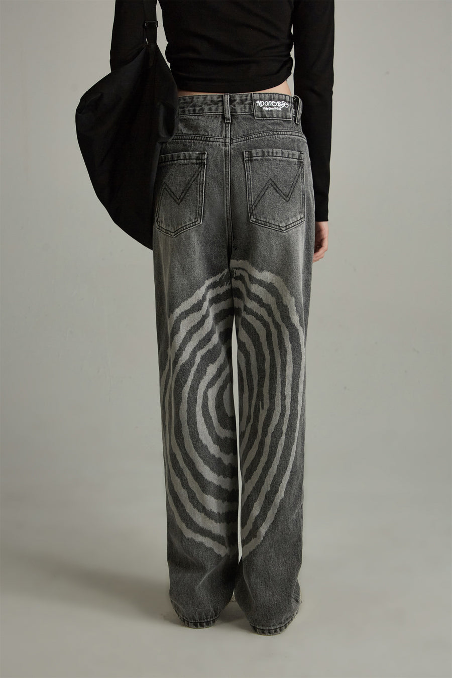 CHUU Noe Cool Design Straight Jeans