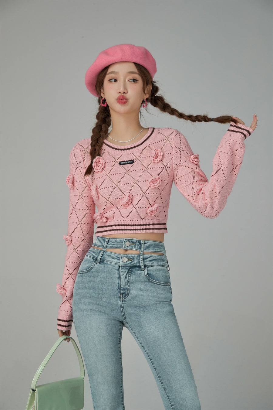 CHUU Lovely Flowers Crop Knit Top