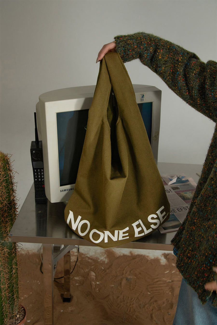 CHUU Noe Lettering Classic Tote Bag