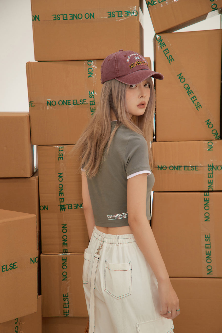 CHUU Peace On Earth Crop Top