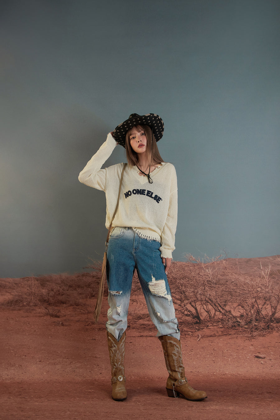 CHUU Damaged Fringe Hem Knit Sweater