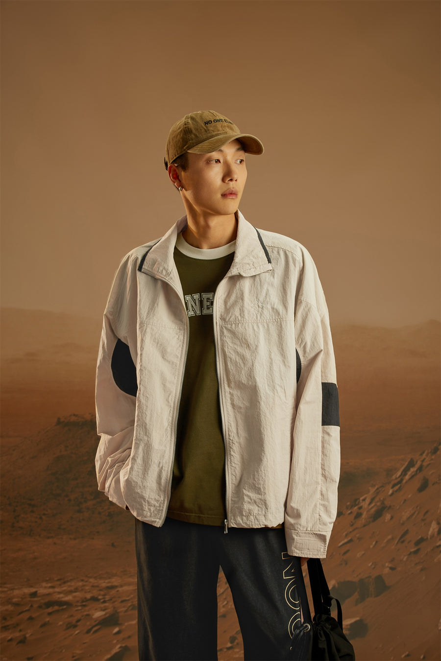 CHUU Star Circle Zip-Up Field Jacket