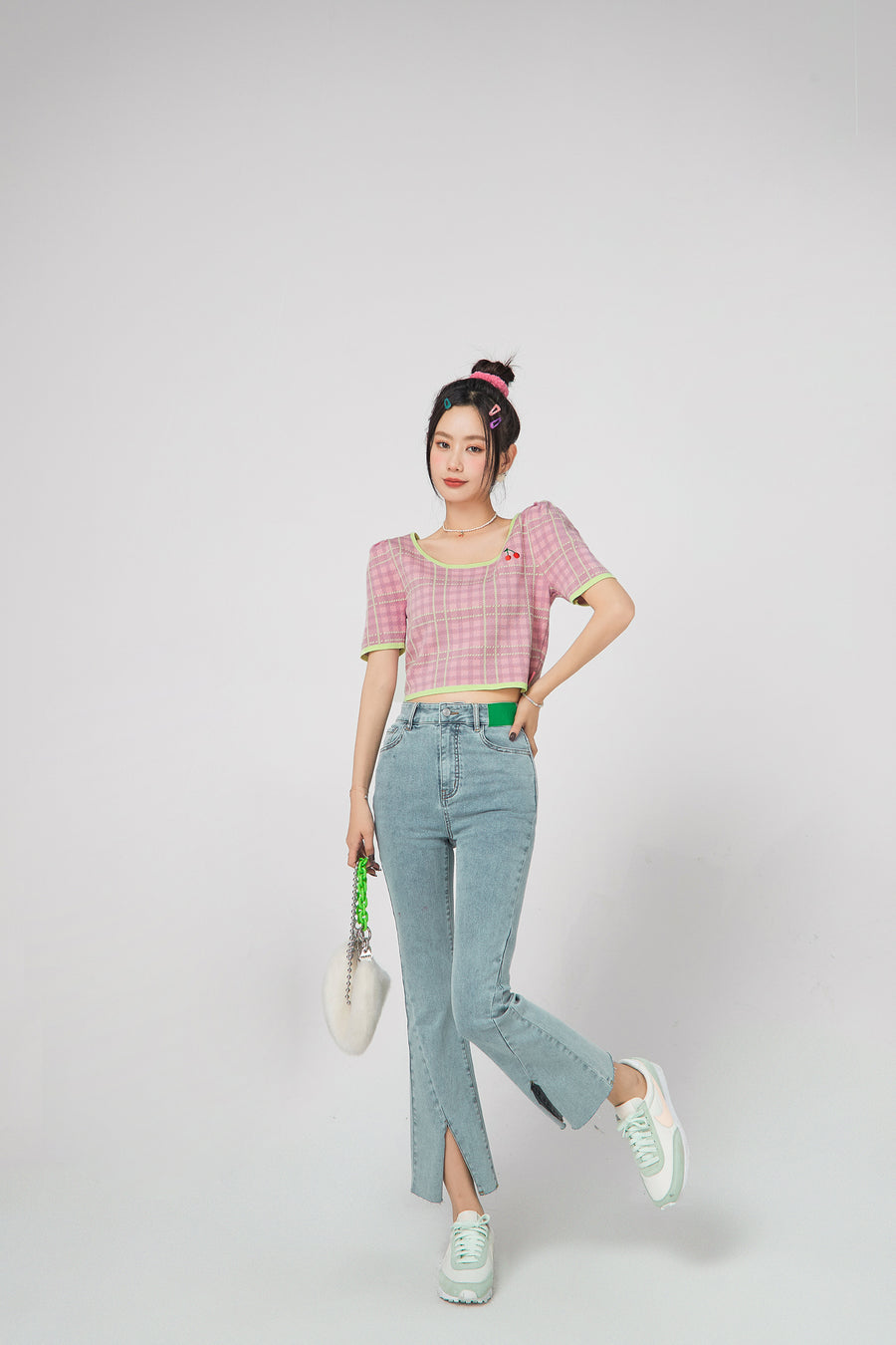 CHUU Check Puff Sleeve Knit Top