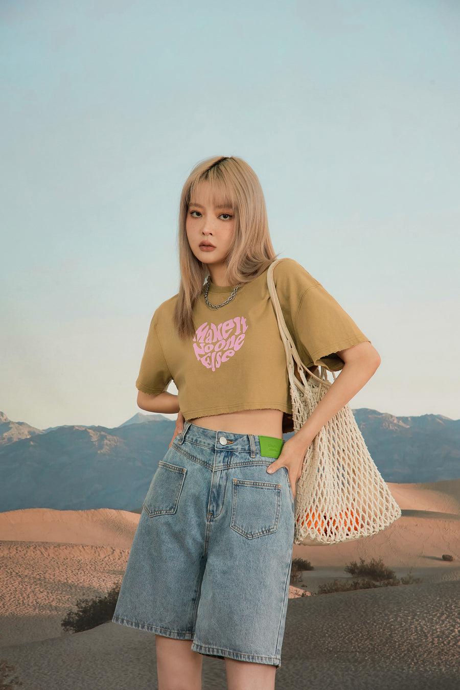 CHUU Time To Make It Printed Cropped Top