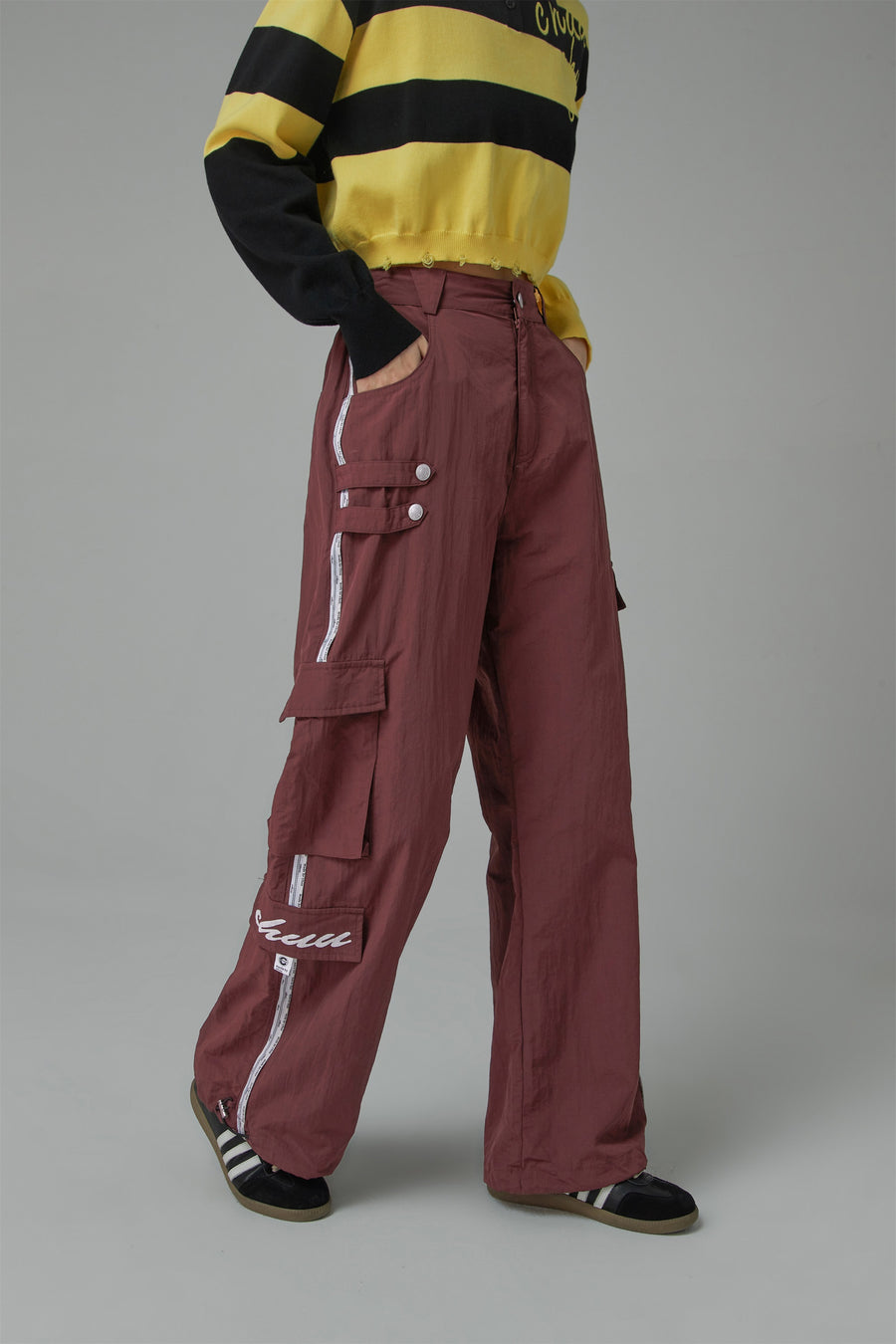 CHUU Chuu Lettering Two Way Leg Wide Cargo Pants