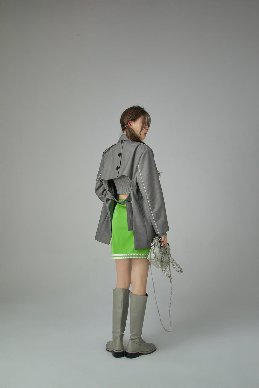 CHUU Keeping Secrets Open Back Suit Jacket