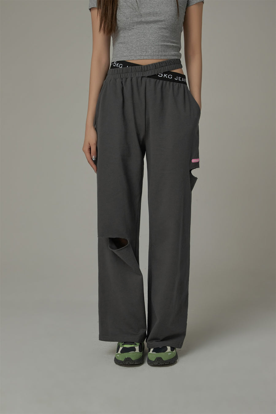 CHUU Criss Cross Distressed Wide Pants