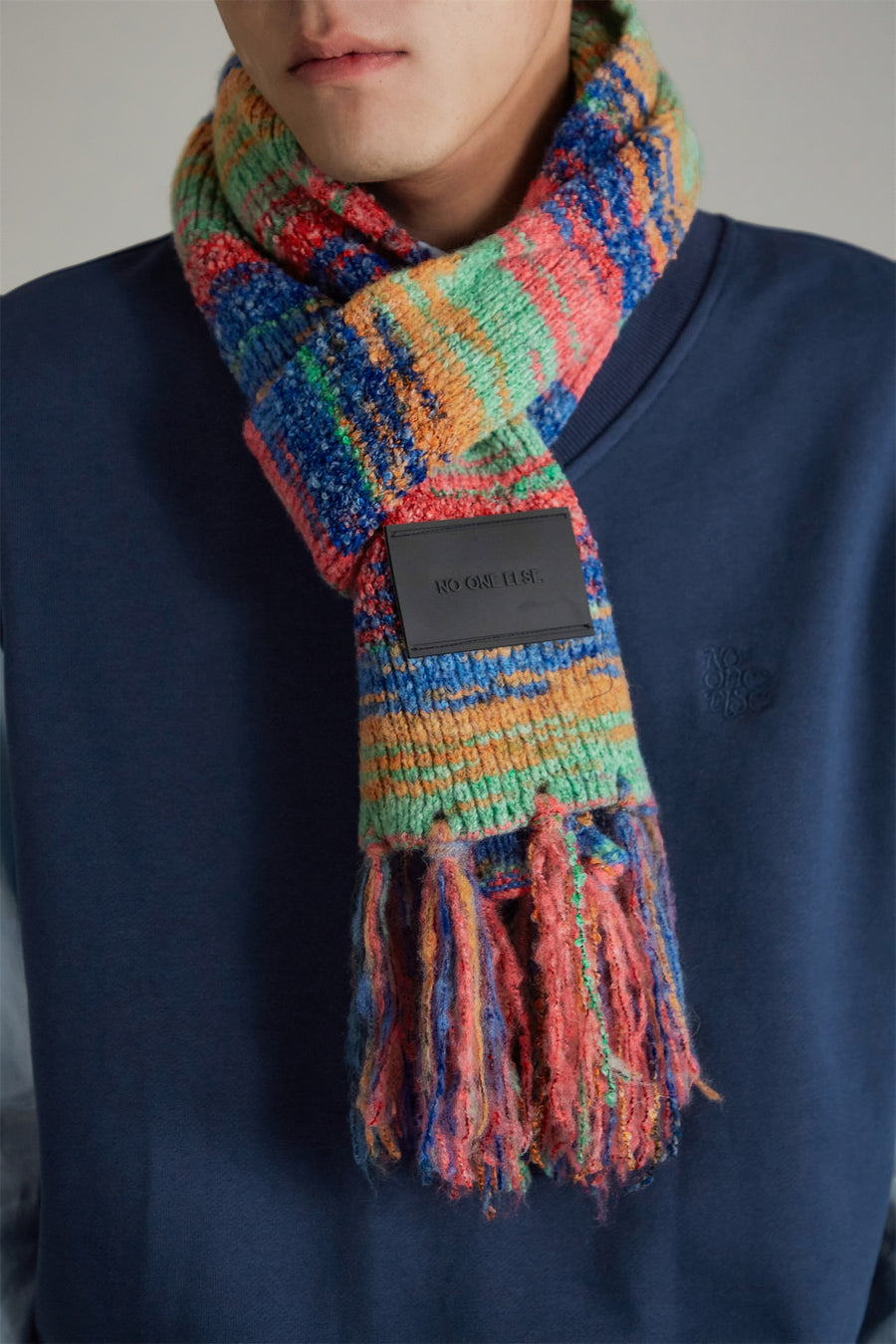 CHUU Rainbow Fringe Muffler