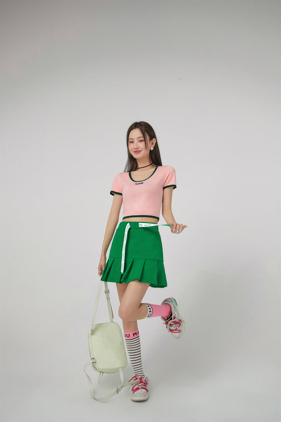 CHUU Color Block Short-Sleeved Crop Top