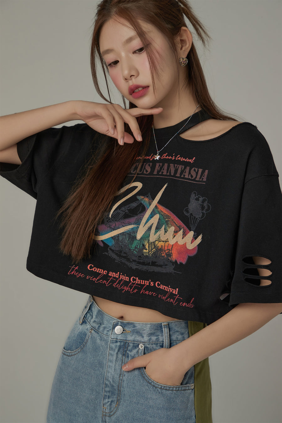 CHUU Chuu Carnival Slit Cropped T-Shirt