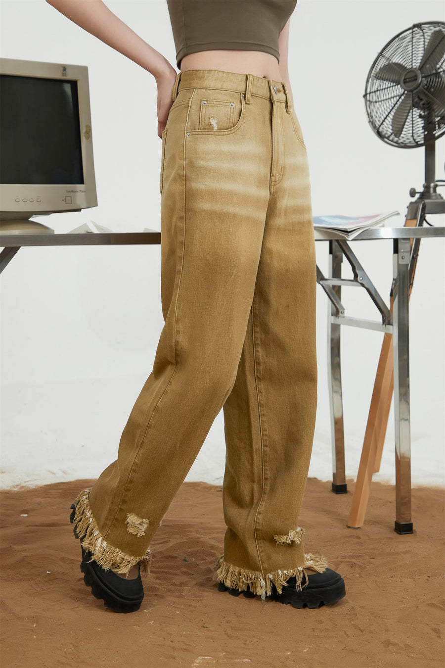 CHUU Gradient Wide Denim Frayed Pants