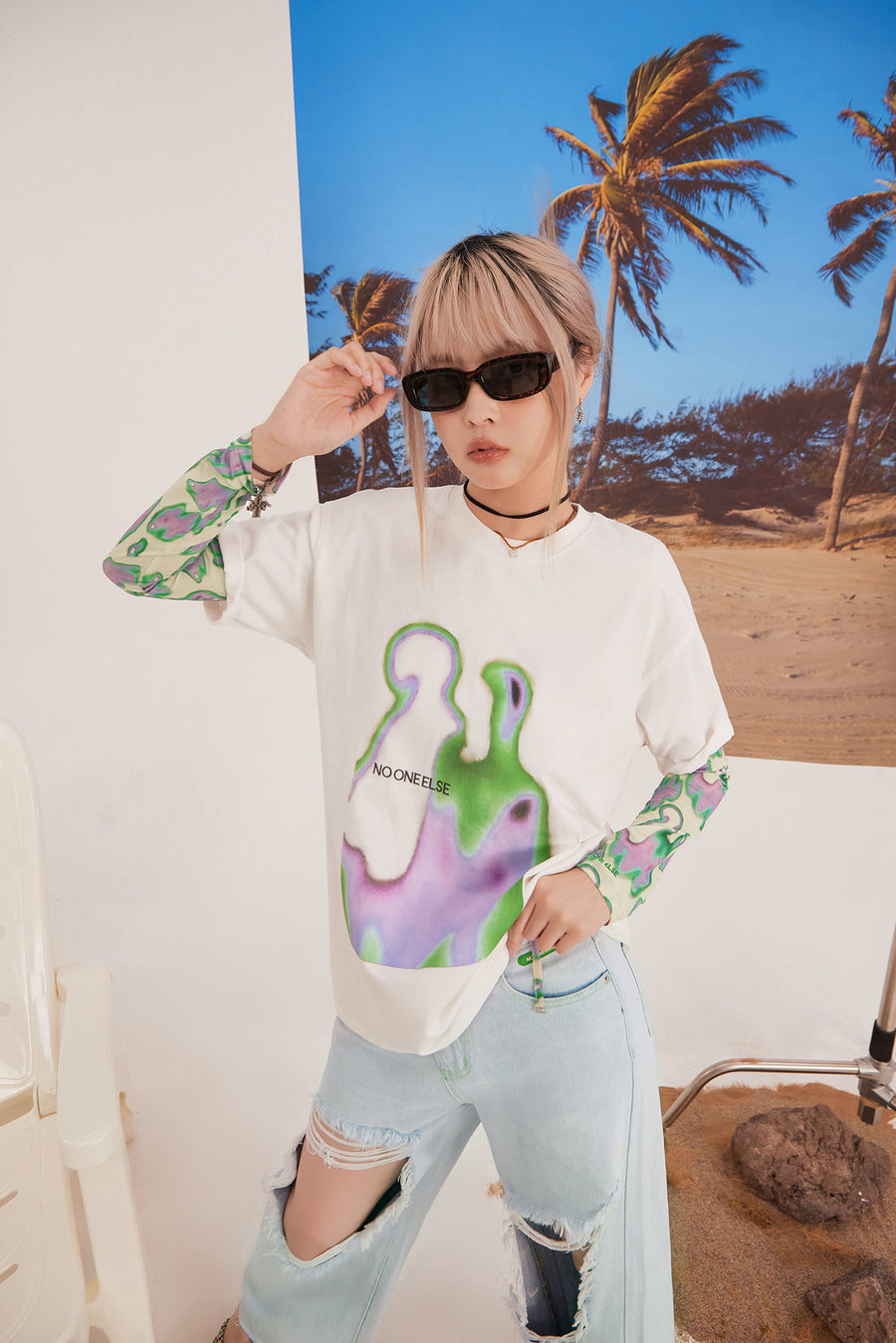 CHUU Outerspace Logo Simple T-Shirt