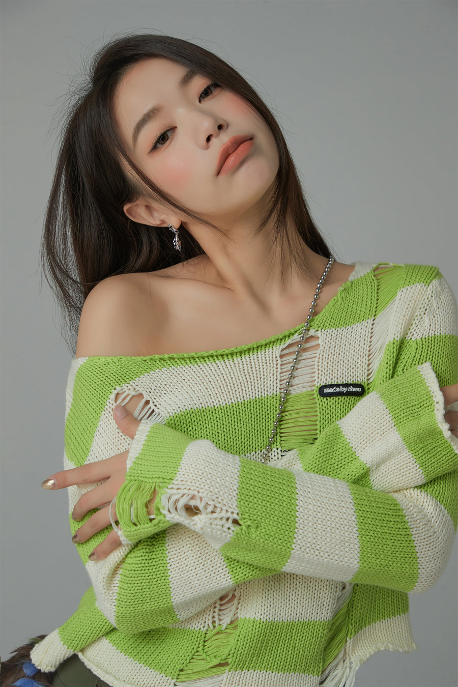 CHUU Distressed Stripe Crop Knit Top