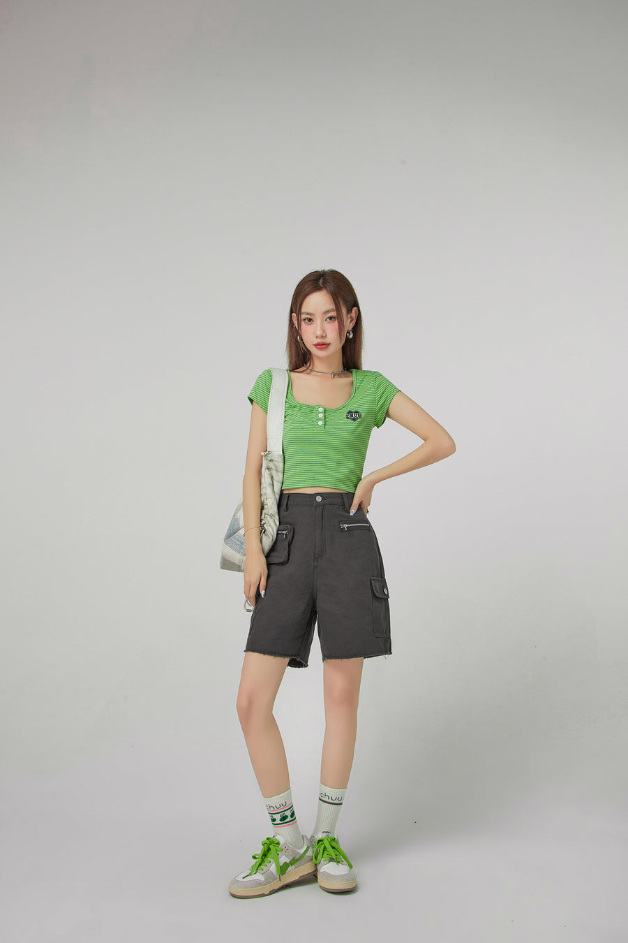 CHUU Stripe Front Button Crop Top