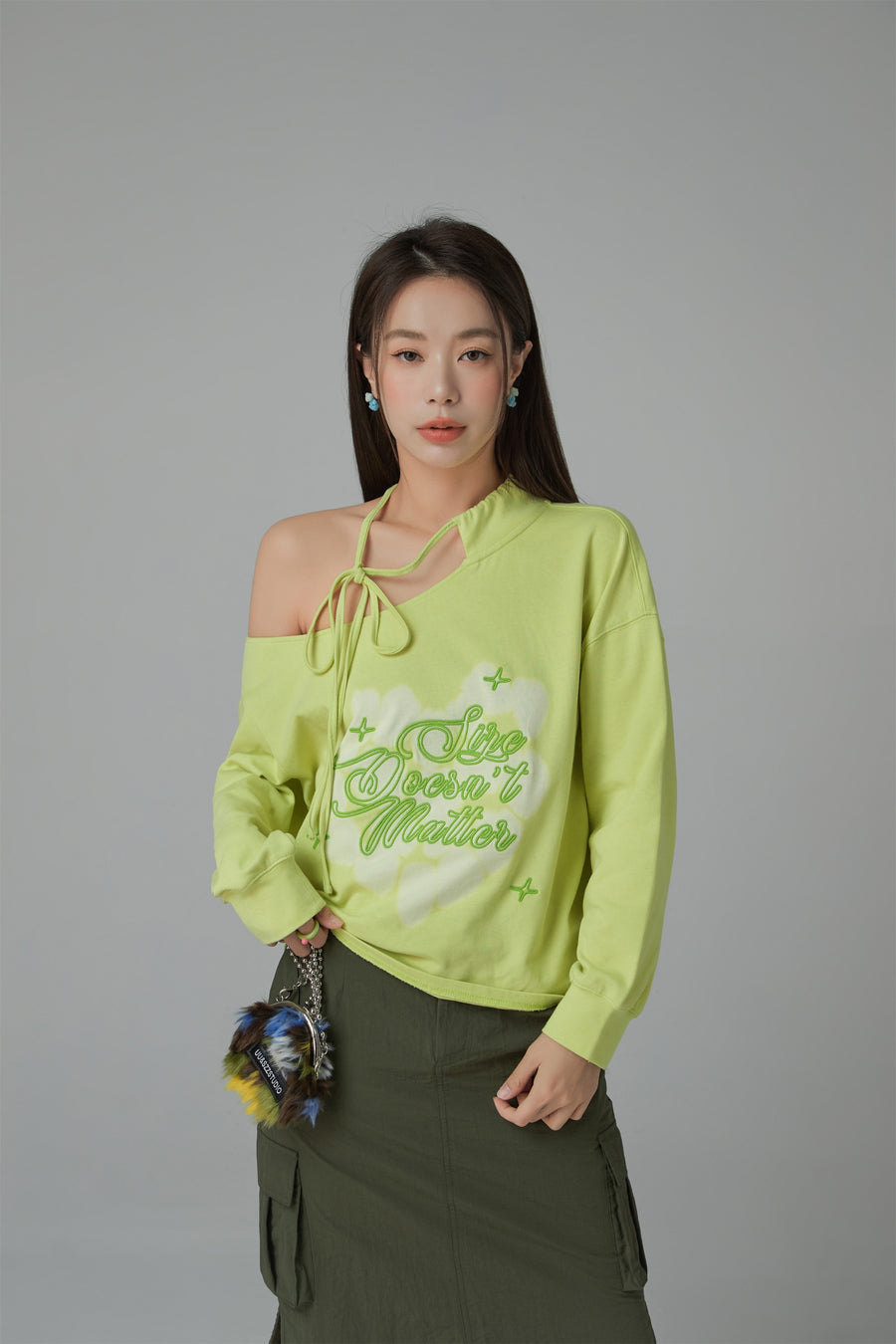 CHUU Size Doesnt Matter One Off Shoulder Loose Fit T-Shirt