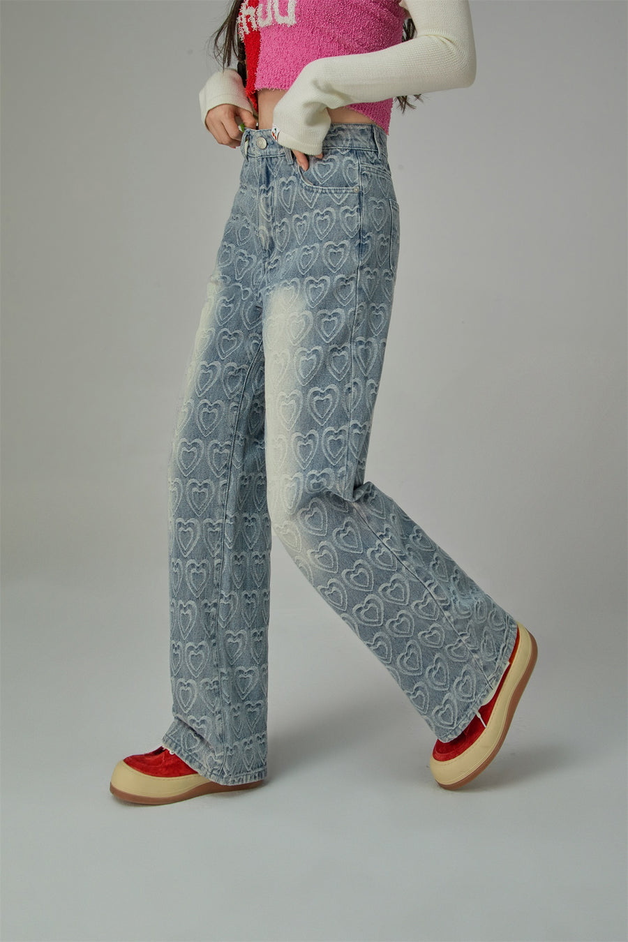 CHUU Heart Logo Washed Wide Denim Pants