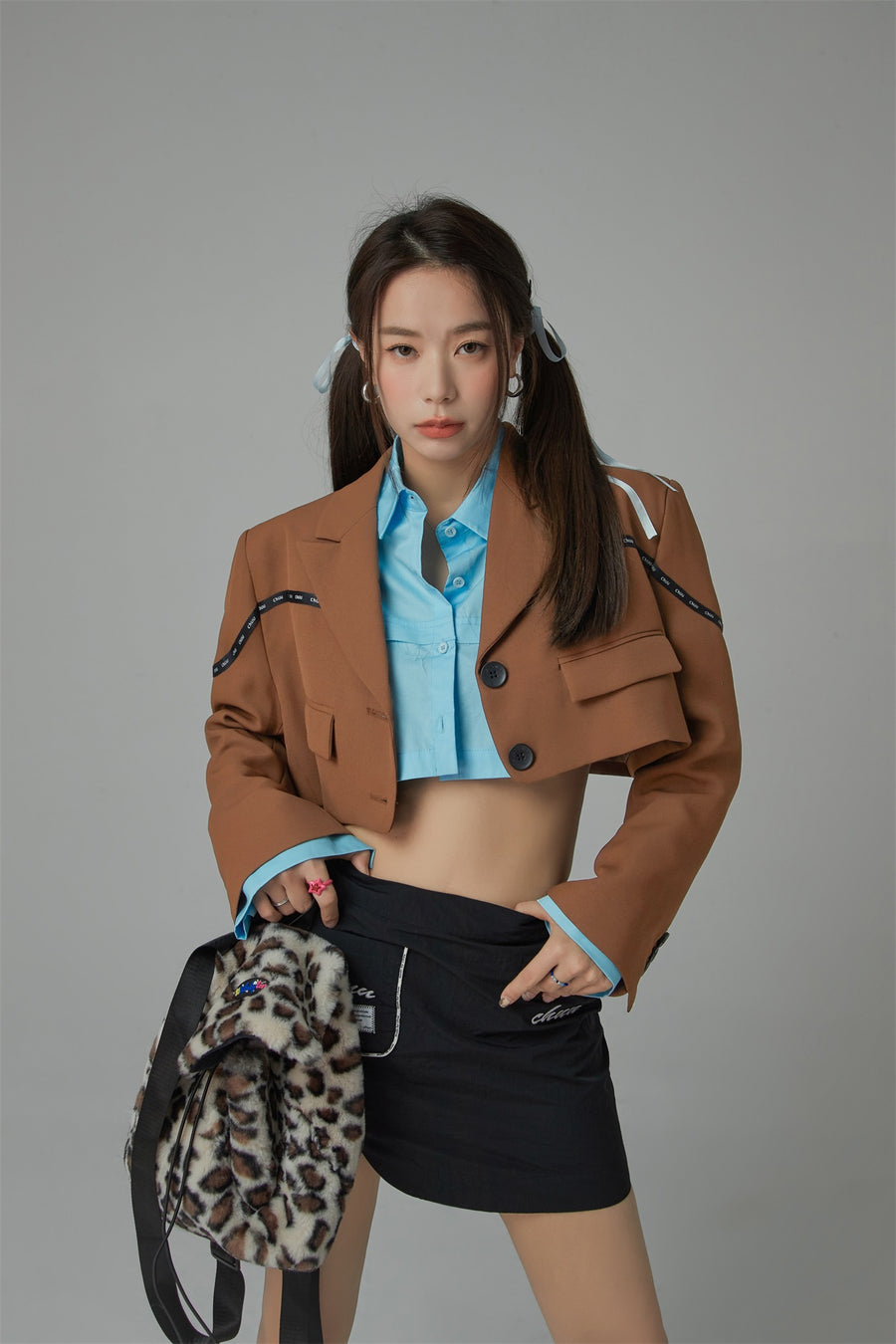 CHUU Two-Button Cropped Jacket