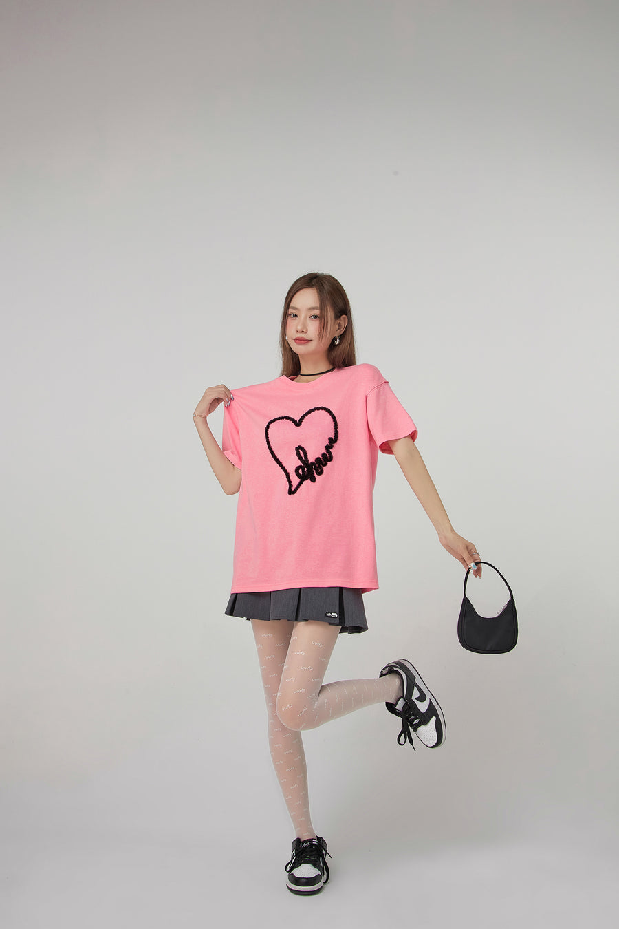 CHUU Chuu Lace Heart Loosefit T-Shirt