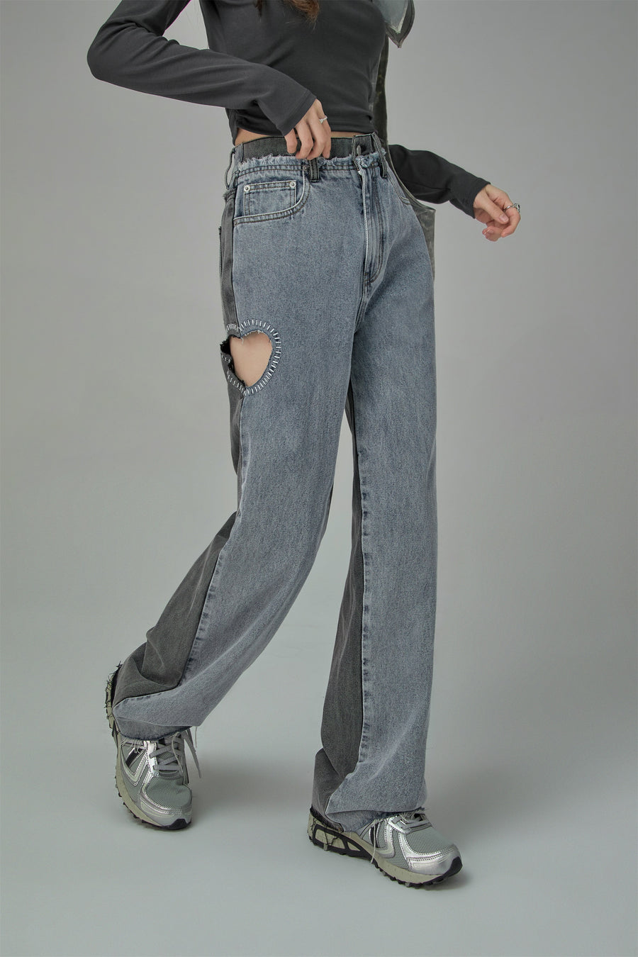 CHUU Heart Cutout Wide Straight Jeans