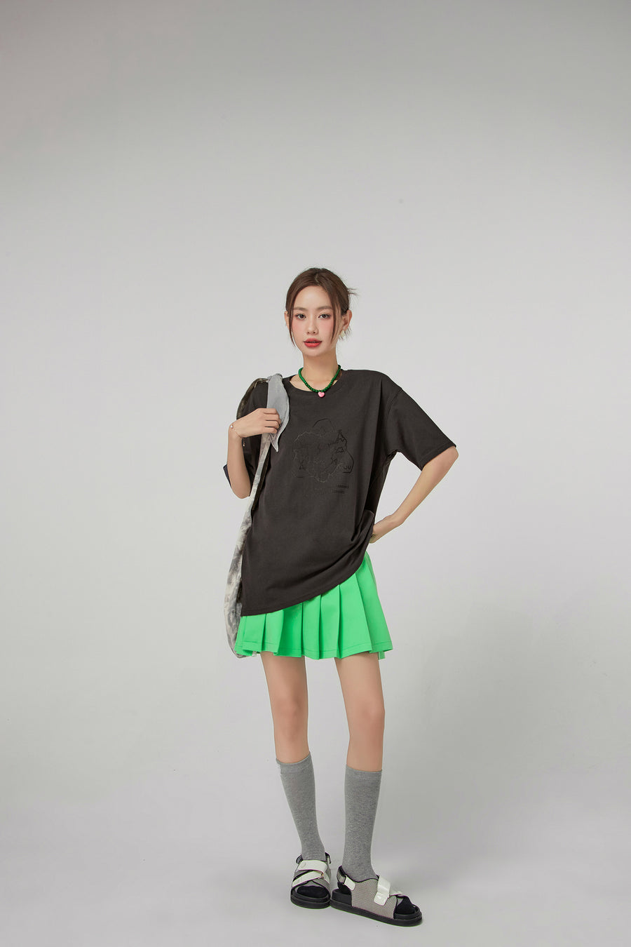 CHUU Love Earth Print Loosefit T-Shirt