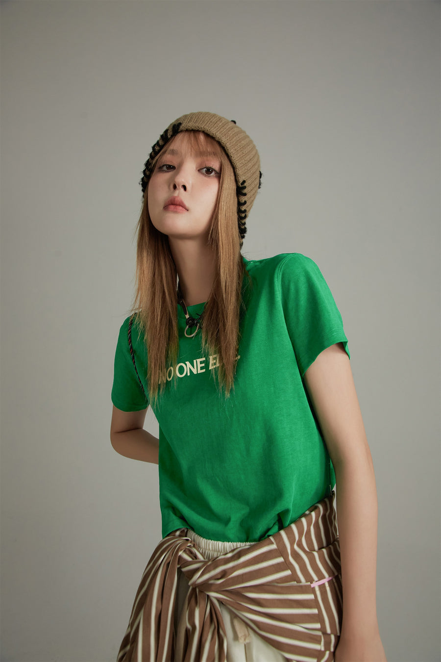 CHUU Never Basic Noe Logo T-Shirt