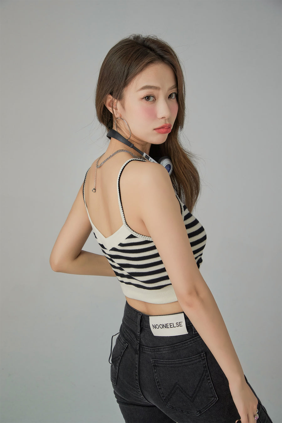 CHUU V Neck Stripe Knit Crop T-Shirt