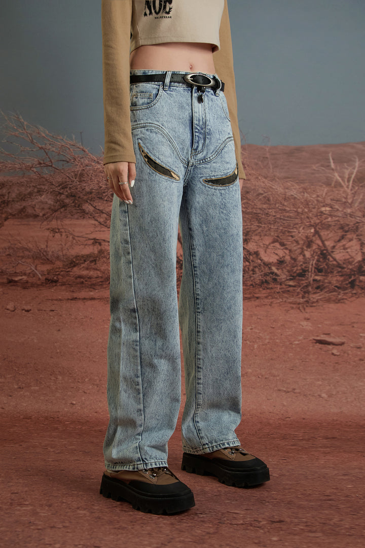 Front Cameo Detail Straight Jeans