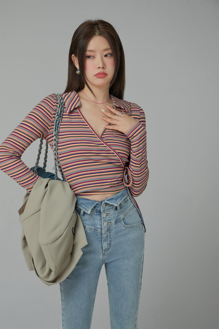 CHUU End Of The Rainbow Vintage V-Neck Striped T-Shirt