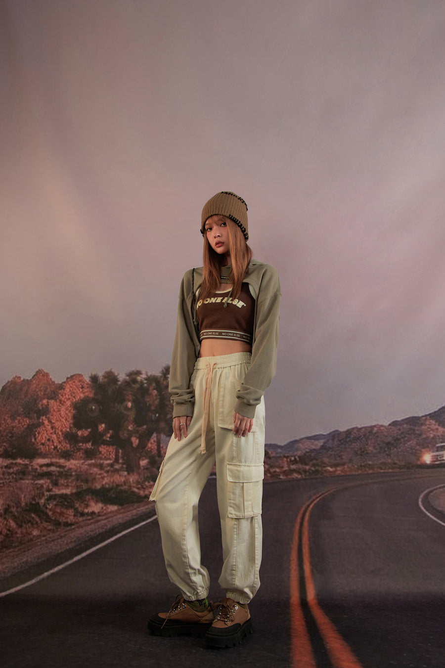 CHUU Cropped String Hoodie