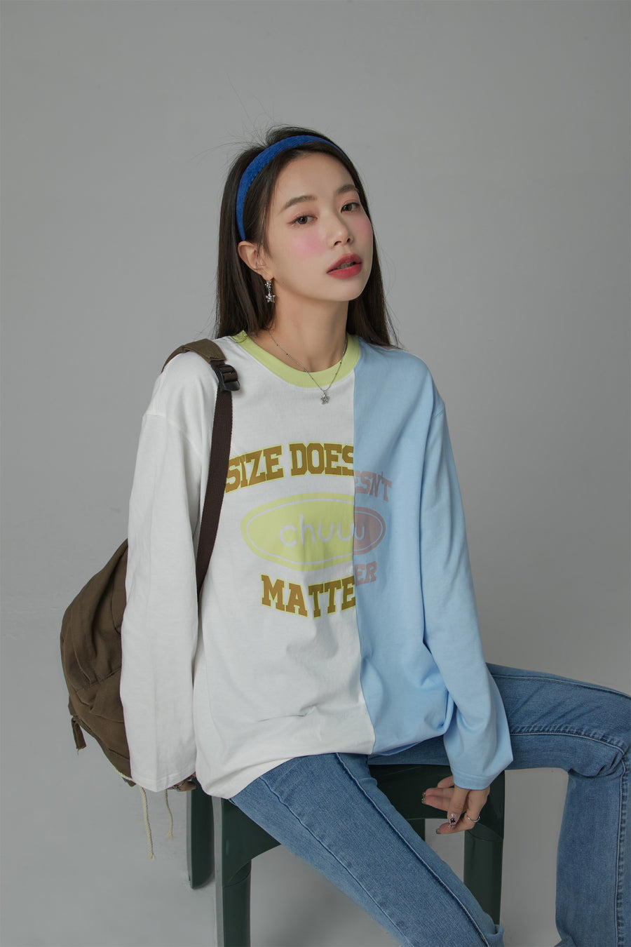 CHUU Size Doesnt Matter Two-Toned Loose Fit T-Shirt