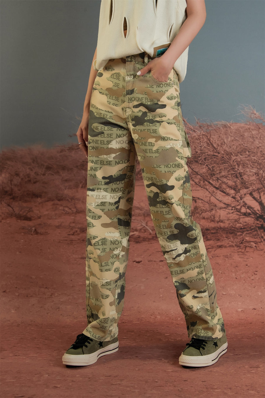 CHUU Camouflage High Waist Straight Pants