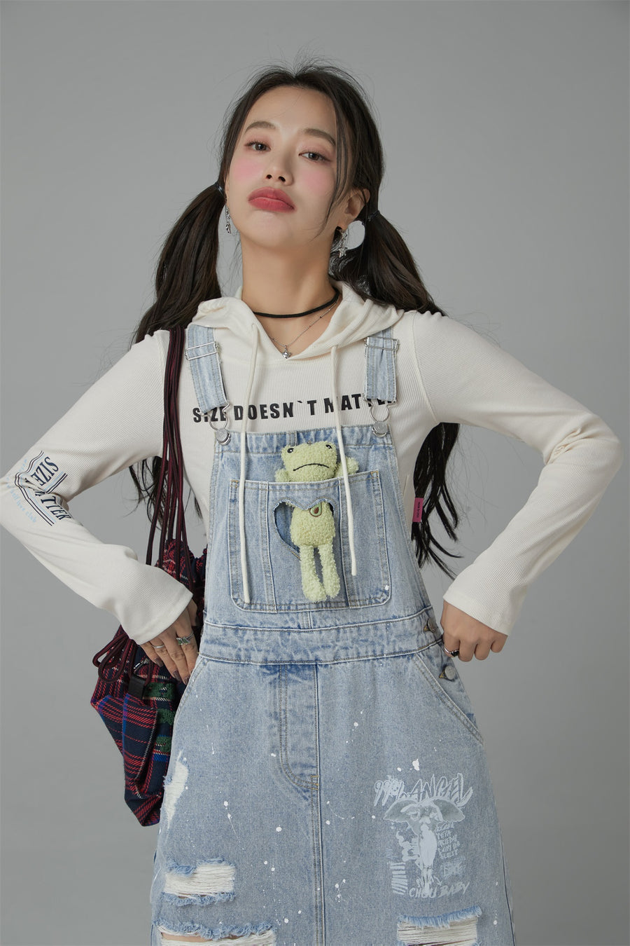 CHUU Distressed Denim Overall Dress