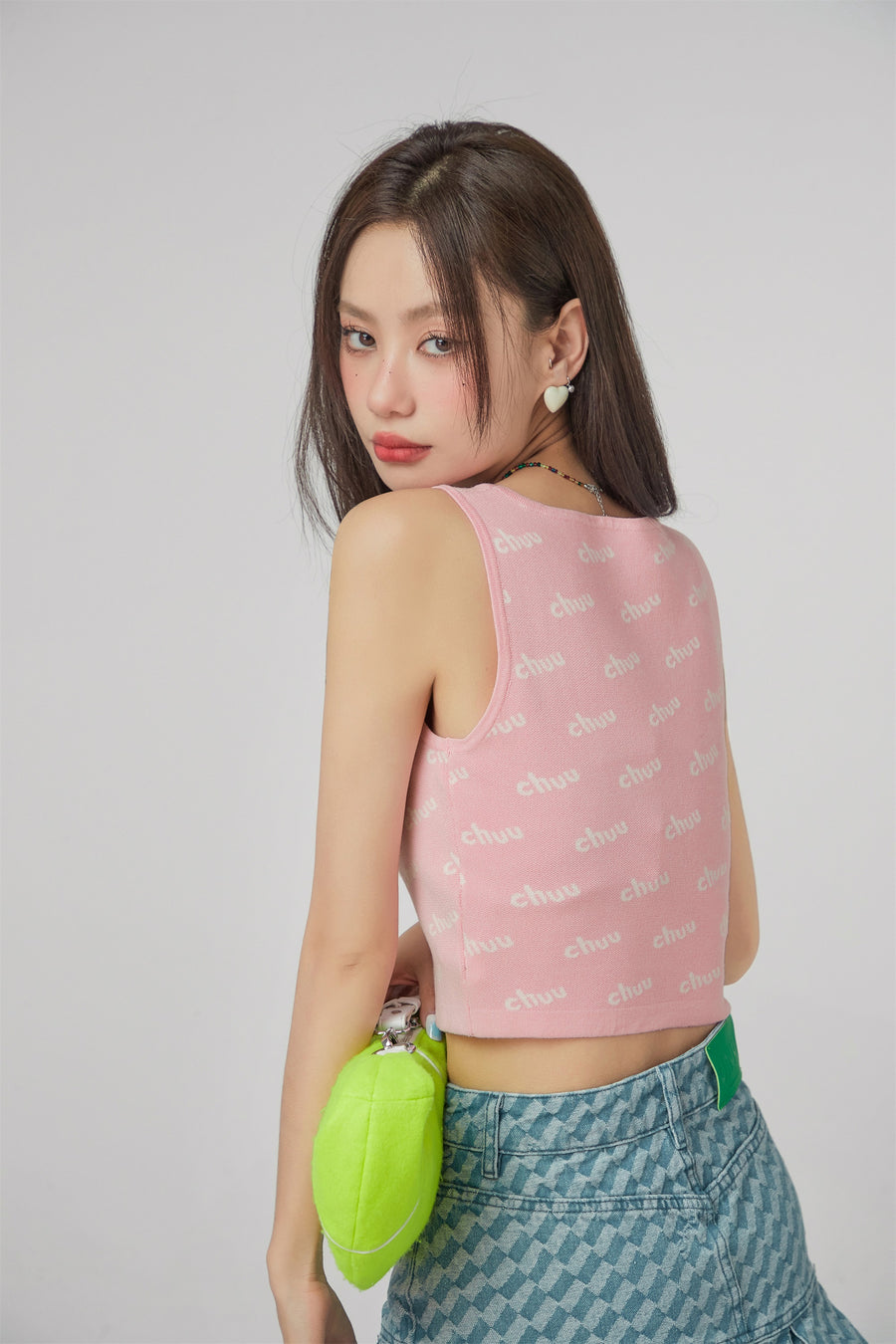 CHUU Logo Crop Sleeveless Knit Top