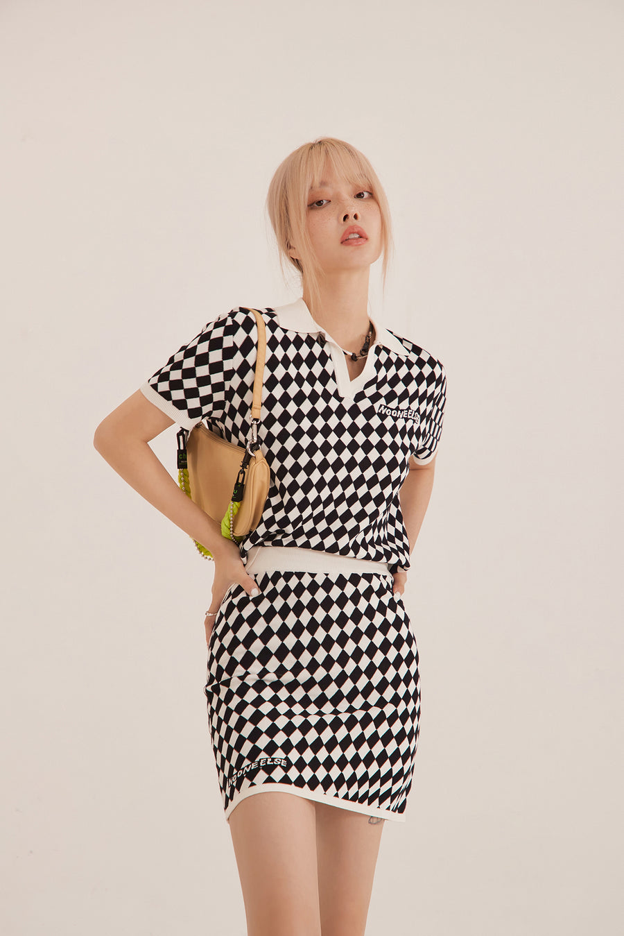 CHUU Diamond Check Ribbed Polo Top