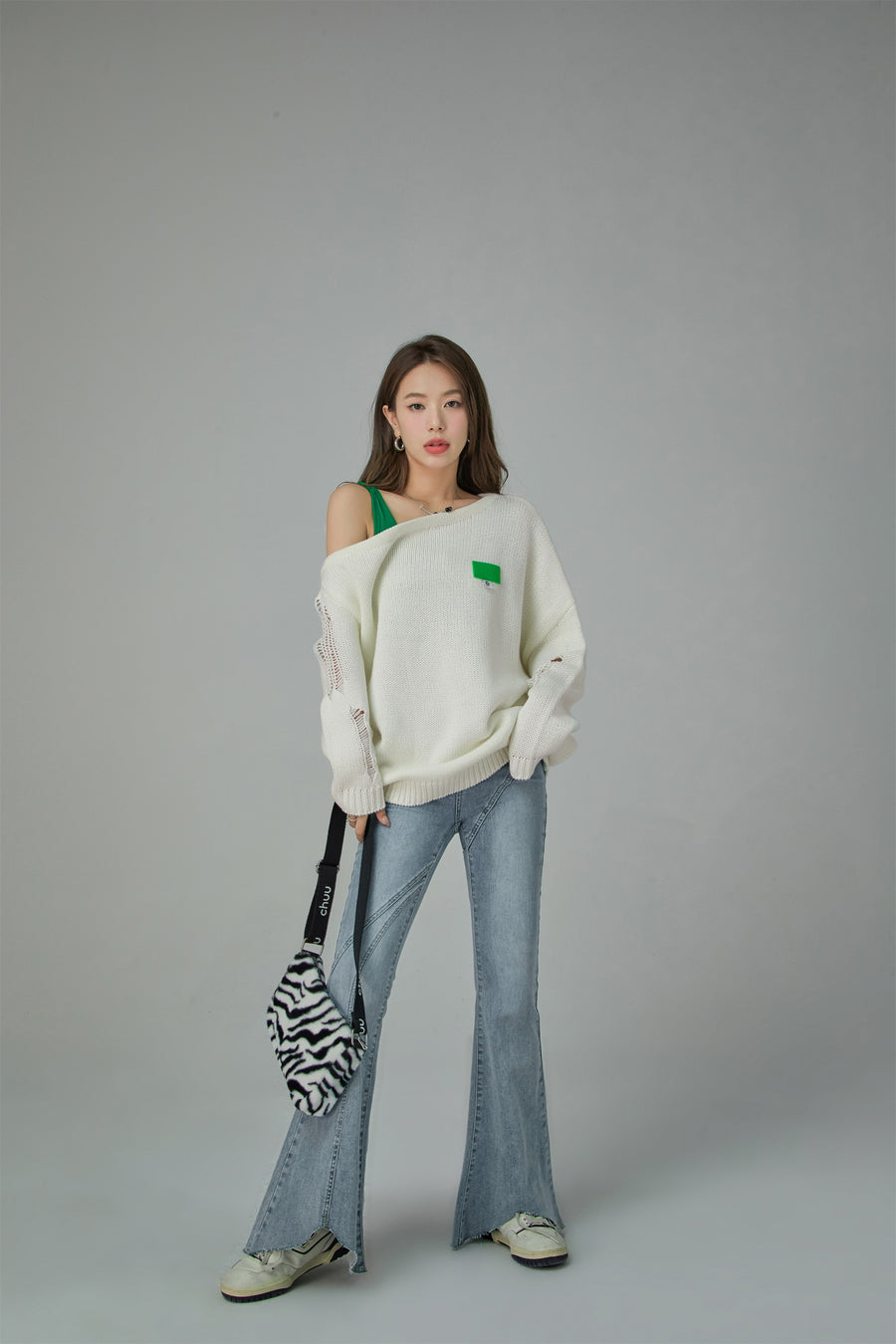 CHUU Let It Fall Off Shoulder Loose Knit Sweater