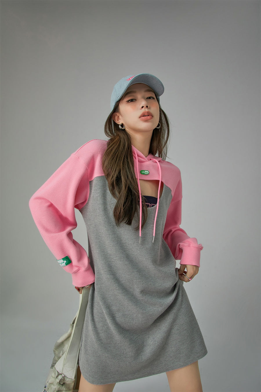 CHUU Front Keyhole Hooded Dress