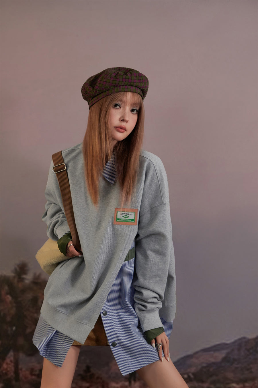 CHUU Side Slit Sweatshirt