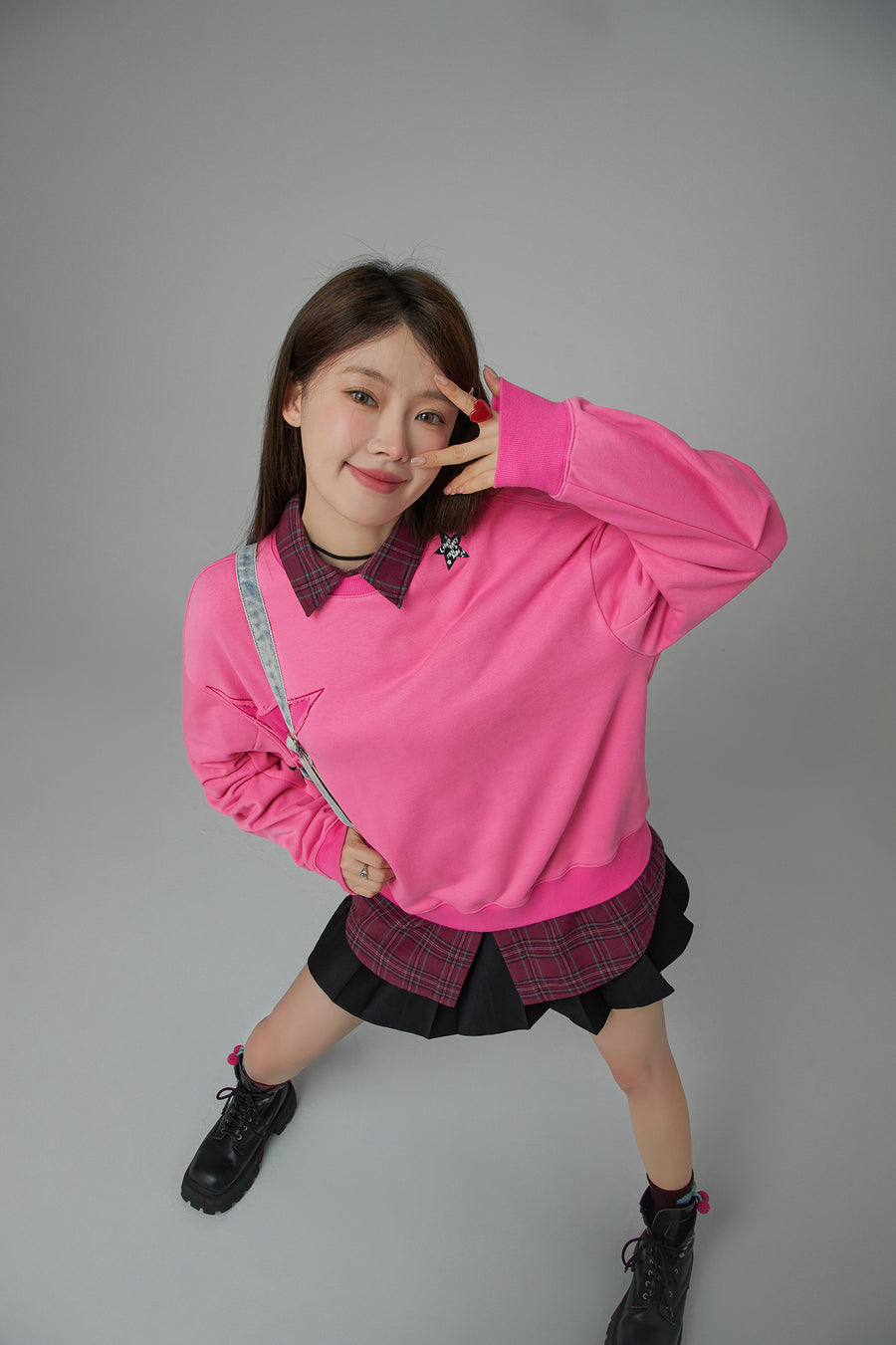 CHUU Just The Surface Star Loose Fit Sweatshirt