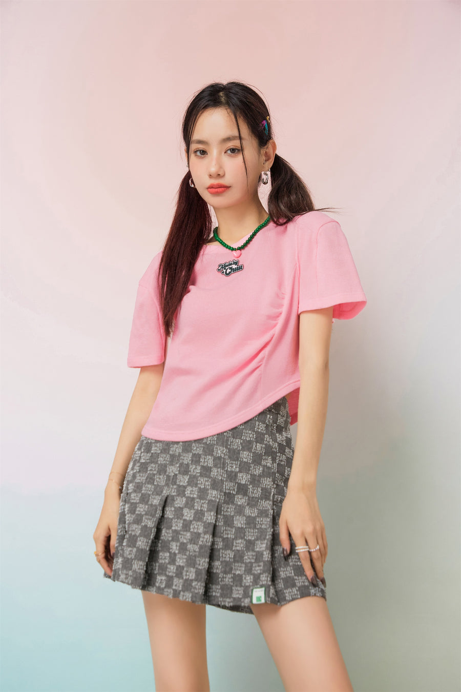 CHUU Gonna Be A Busy Time Checkered Skirt