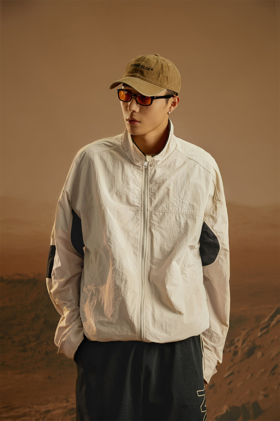 CHUU Star Circle Zip-Up Field Jacket